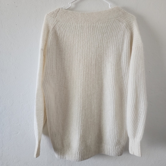 The Group Babaton by Aritzia Women's Alpaca Wool Mix V- Neck Sweater. Size XS - Picture 2 of 13